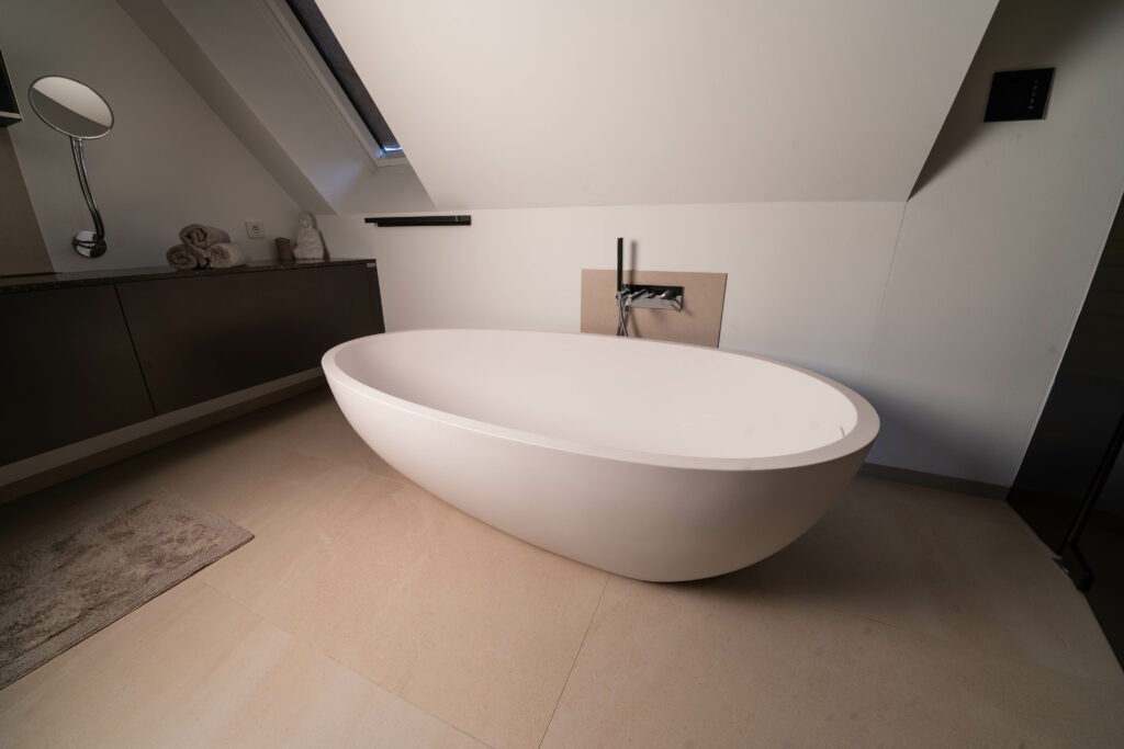 Exquisite, ovale Designer-Badewanne (2025)