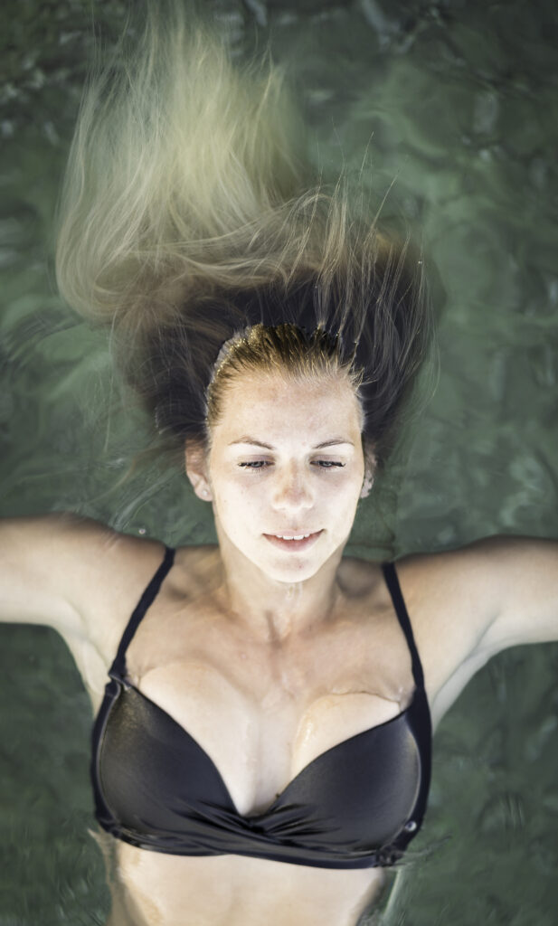 RELAX IN THE SEA