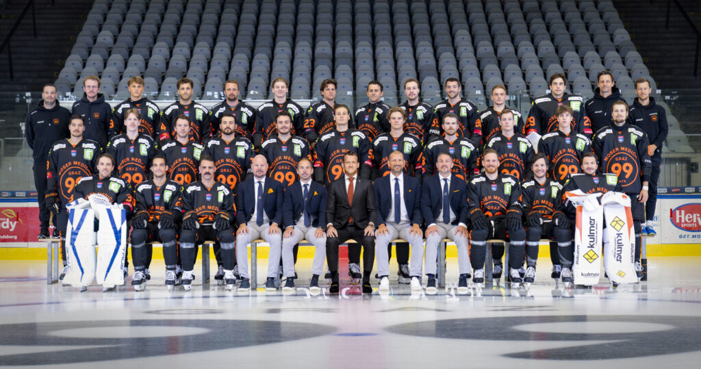 Mannschaftsfoto des Grazer Eishockeyvereines 99ers